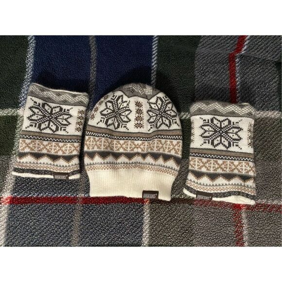 Muk Luks Fairisle Print Winter Beanie Hat And Fingerless Gloves Hand Warmers OS - Picture 1 of 9